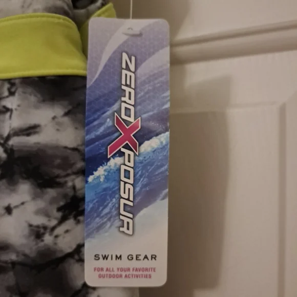 ZeroXposur Active Dress Black & White with Yellow Accents - Size Large - Picture 6 of 10